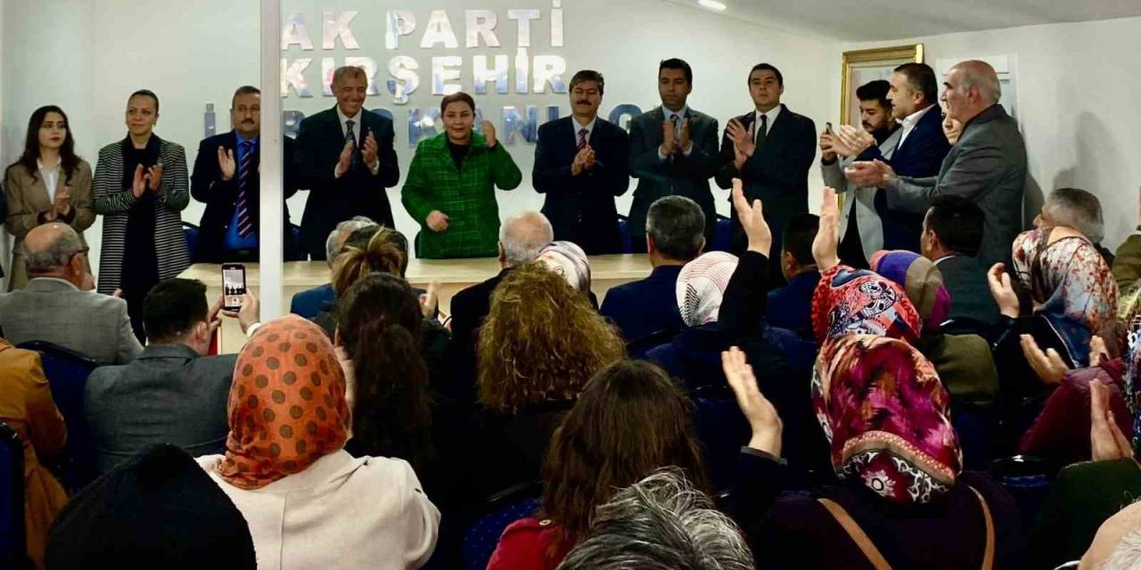 Ak Parti’de, Milletvekili Adayları Teşkilat İle Bir Araya Geldi