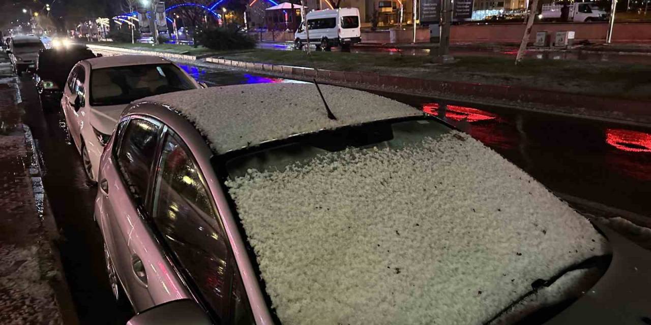 Elazığ’da Dolu Ve Sağanak Hayatı Felç Etti