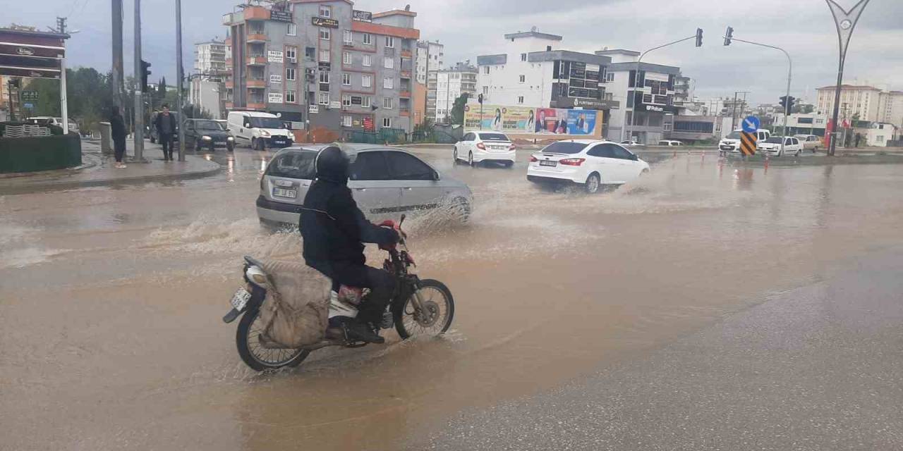 Osmaniye’de Şiddetli Yağmur Ve Dolu Etkili Oldu