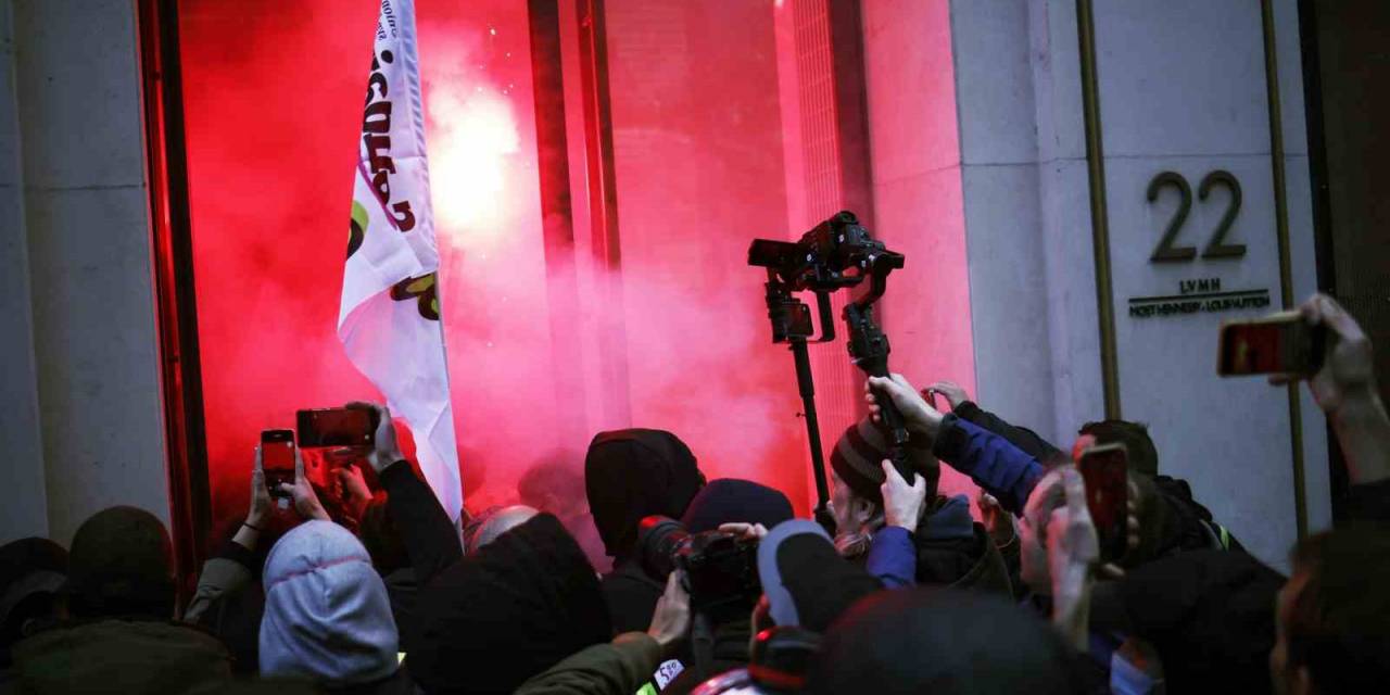 Fransa’da Emeklilik Reformuna Karşı 12. Kitlesel Protesto Düzenlendi