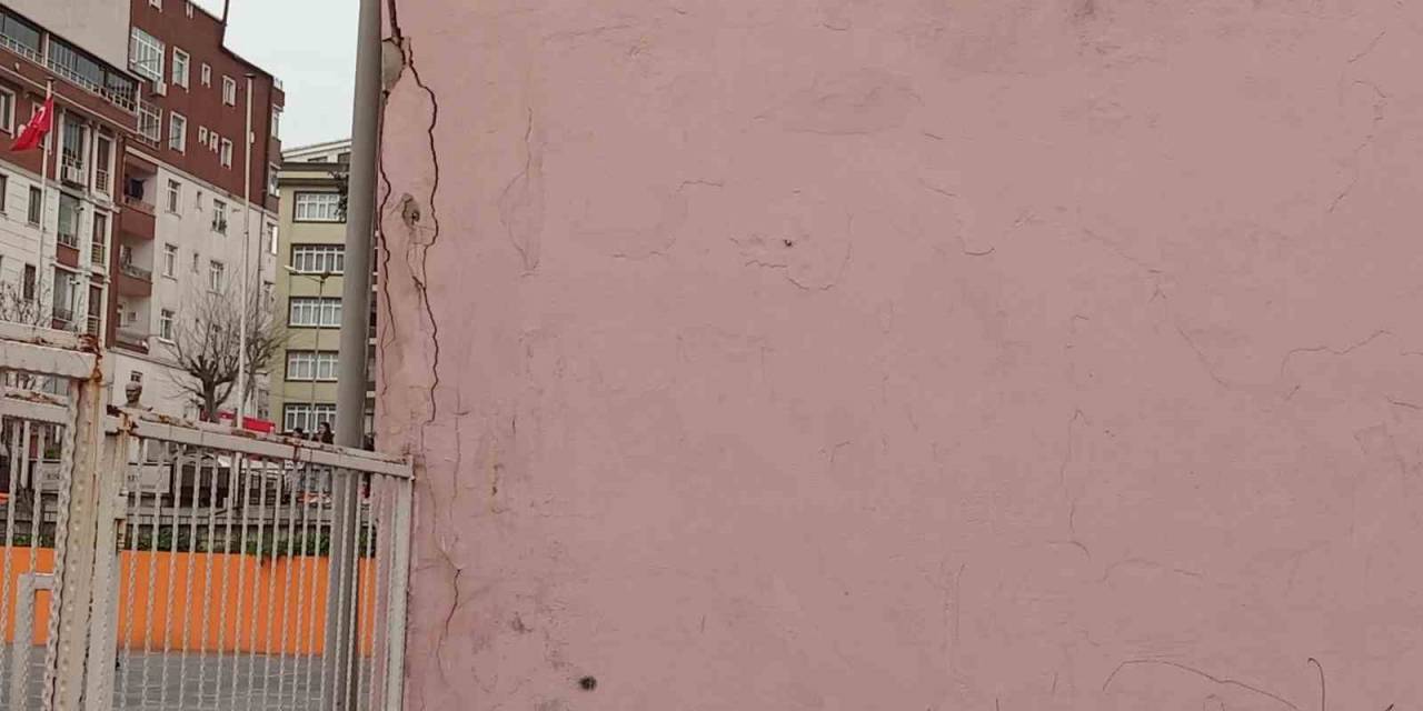 Bahçelievler’de Bir Ortaokulda Korkutan Manzara