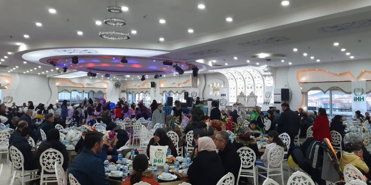 Kütahya İhh’dan Depremzedelere İftar