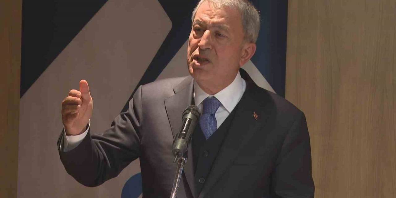 Milli Savunma Bakanı Akar’dan ’terörle Mücadele’ Vurgusu