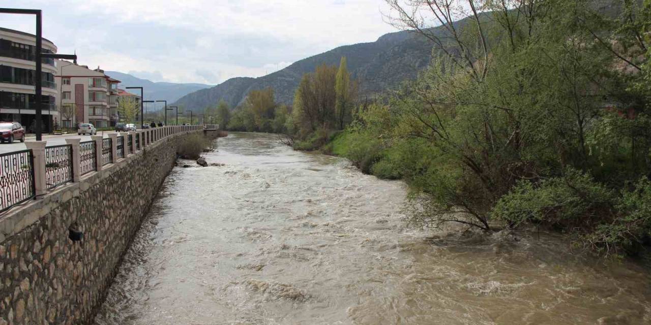 Yeşilırmak’ta Su Seviyesi Yağışların Etkisiyle Bir Haftada Beş Kat Arttı