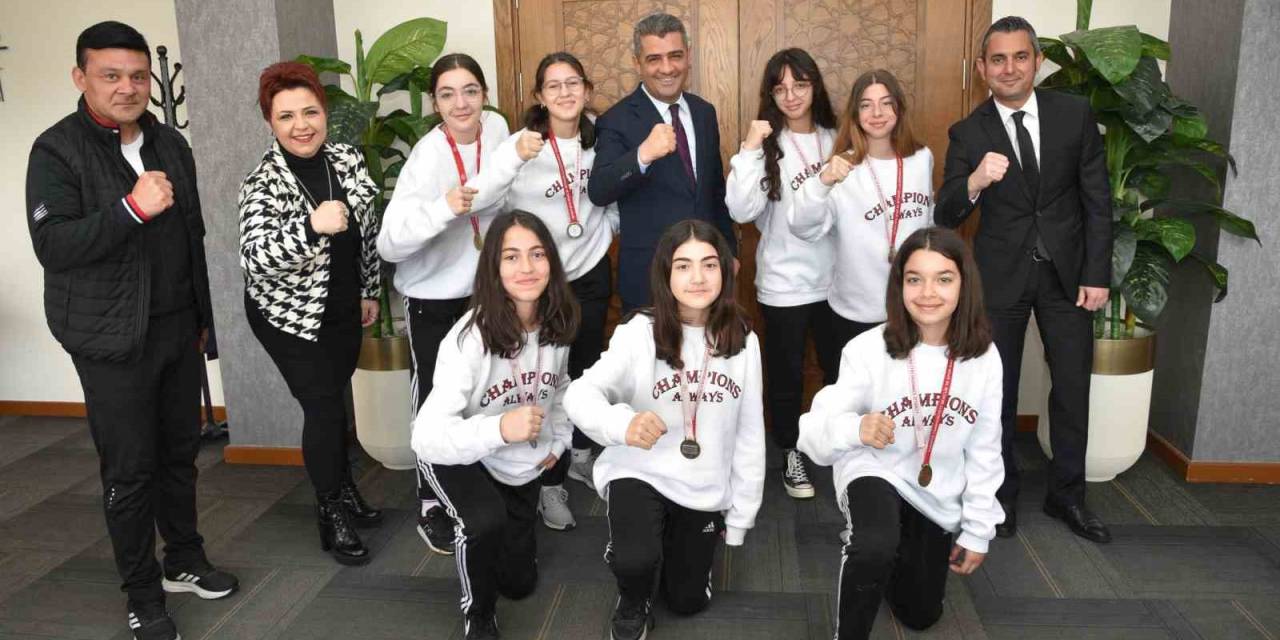 Denizli’nin Kızları Potada Bölge Şampiyonu Oldu