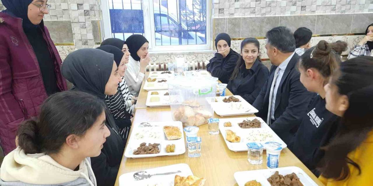 Öğrencilerle İftar Buluşması