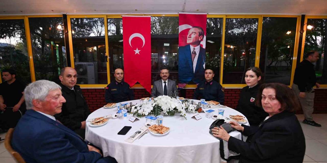 Aydın Valisi Aksoy, Jandarma Personeli İle İftarda Buluştu
