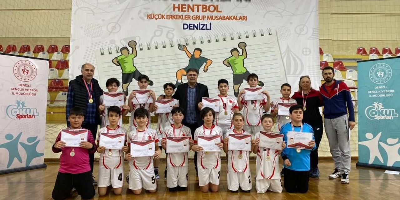 Gazipaşa Ortaokulu Namağlup Olarak Türkiye Yarı Finallerine Yükseldi