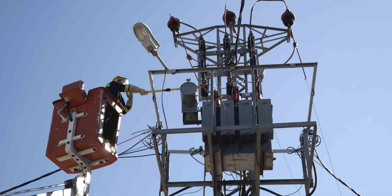 Aedaş, Elektrik Şebekelerine Müdahale Edilmemesi Konusunda Uyardı