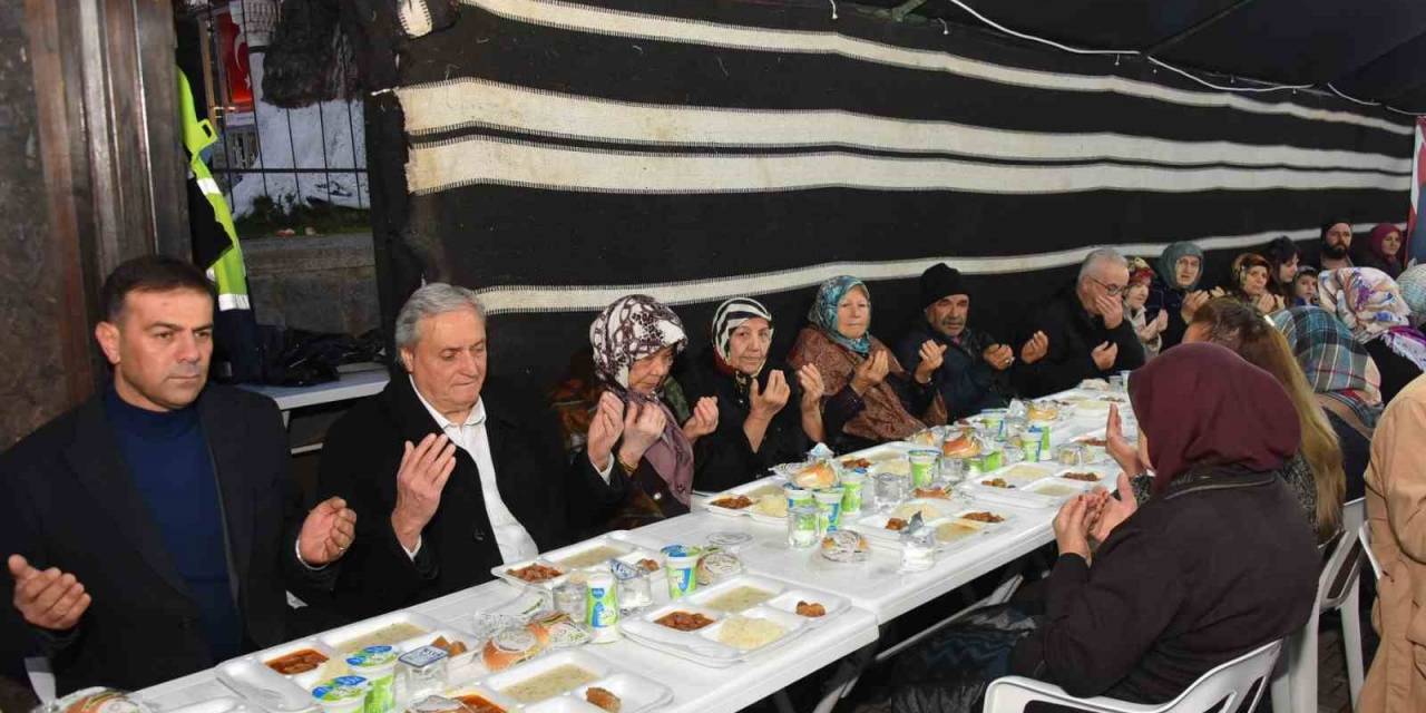 Başkan Bakkalcıoğlu Hayırsever Vatandaşın İftar Yemeğine Katıldı