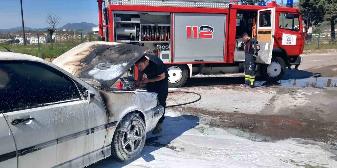 Seyir Halindeki Araç Alevlere Teslim Oldu