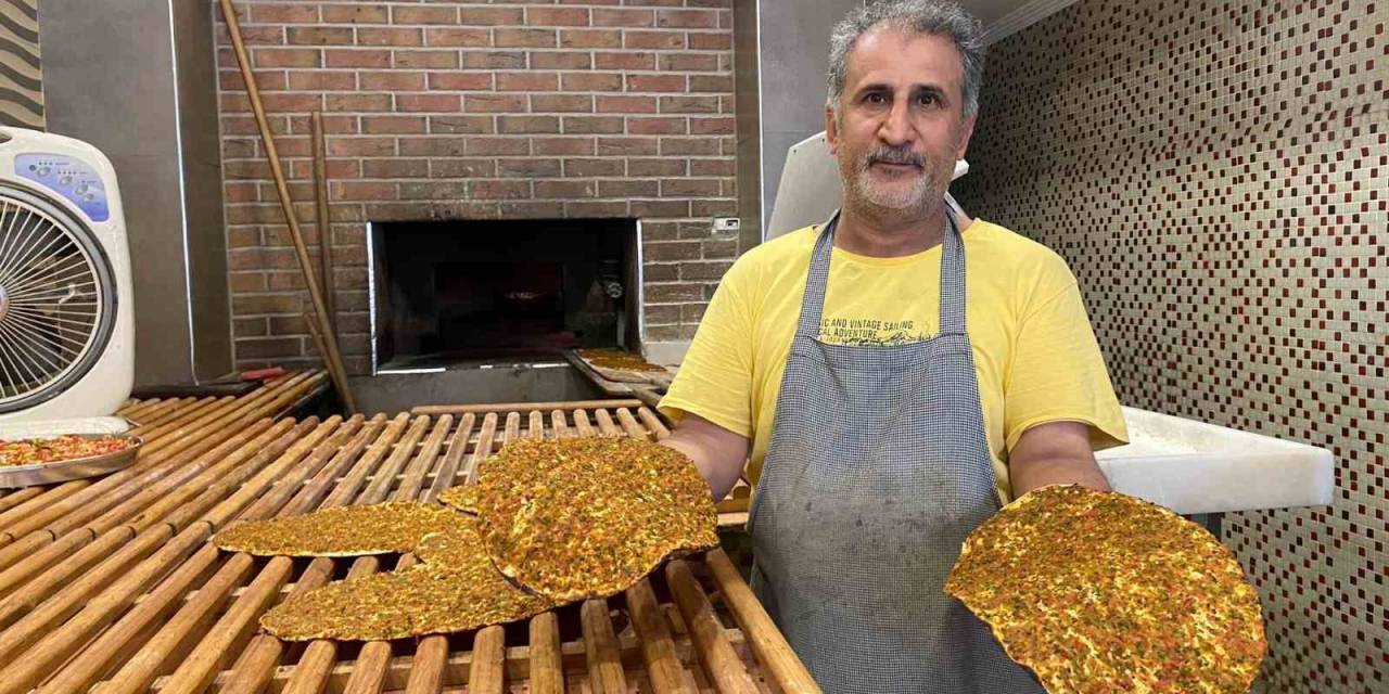 Gaziantep’in Ramazan Ayında Da Vazgeçilmeyen Lezzeti ’lahmacun’