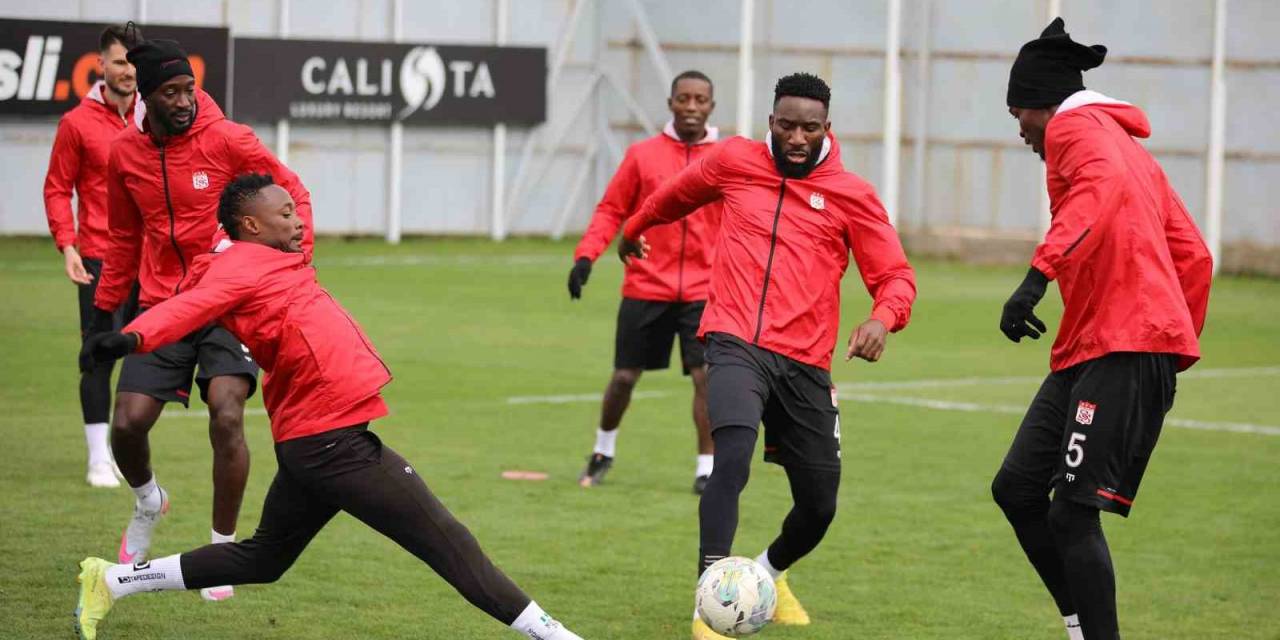 Sivasspor, Giresunspor Maçına 3 Puan Parolasıyla Hazırlanıyor