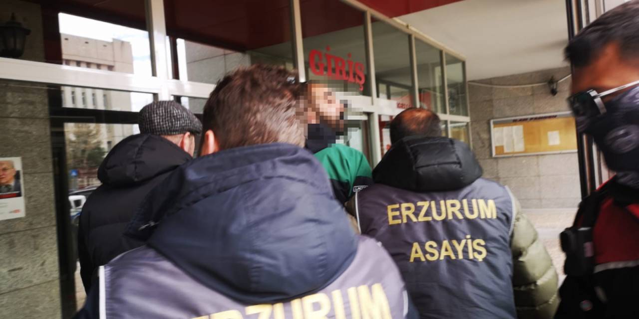 Cinayet Şüphelisi Yurt Dışına Kaçarken Yakalandı