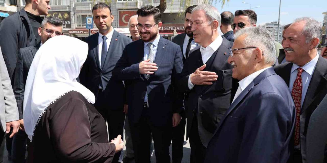 Bakan Akar İle Başkan Büyükkılıç’tan Esnaf Ziyareti