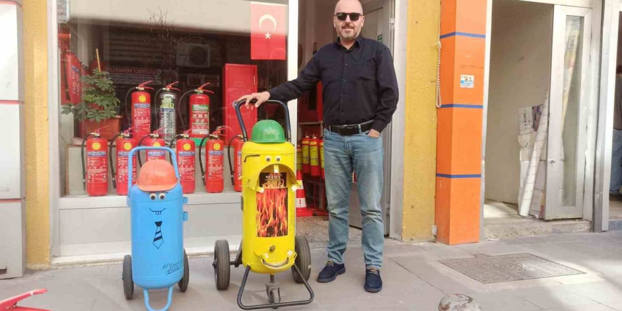 Eski Tüplerden Yapılan Figürler Sokağın Maskotu Oldu