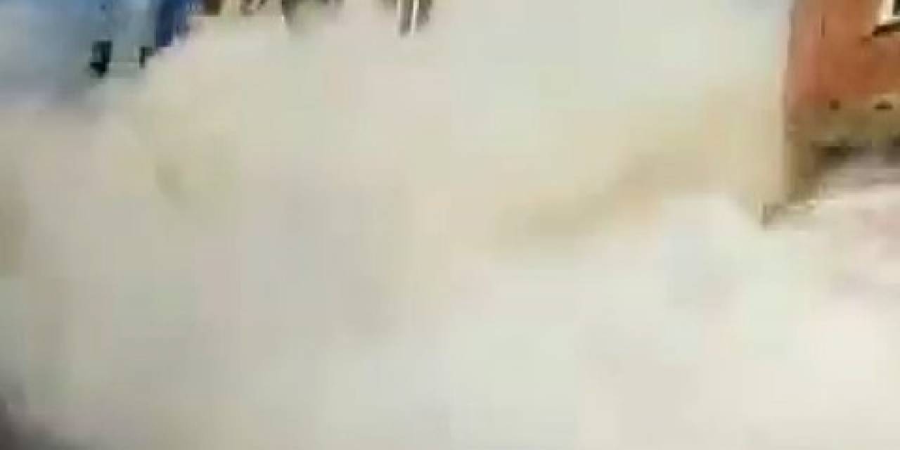 Kilis’te Binanın Çökme Anı Cep Telefonu Kamerasına Yansıdı