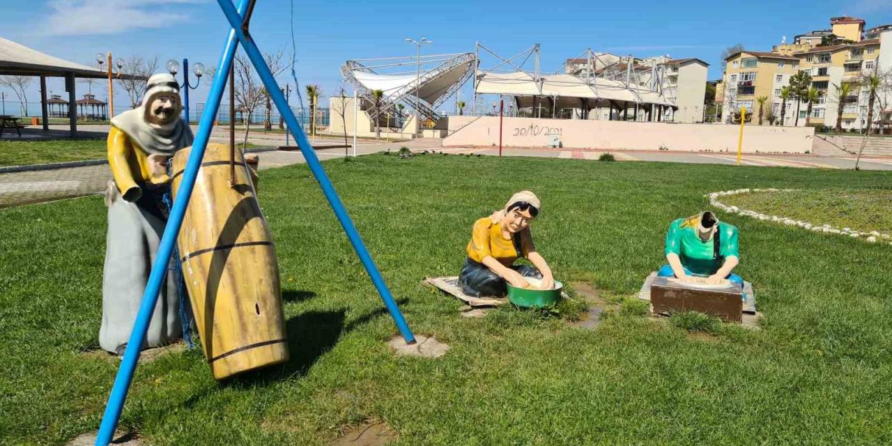 Alaplı Sahil Dolgu Alanındaki Park Ve Oturma Grupları Bakıma Alındı
