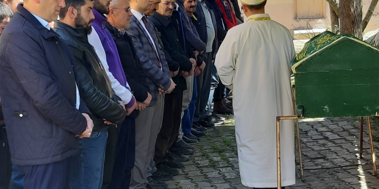 Ahşap Evde Çıkan Yangında Ölen Yaşlı Adam Toprağa Verildi