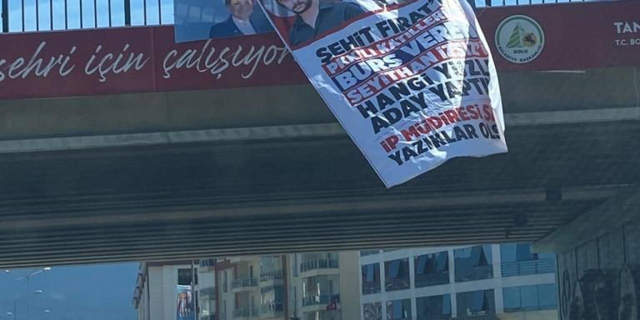 Meral Akşener’e Pankartlı Protesto: "sana Yazıklar Olsun"