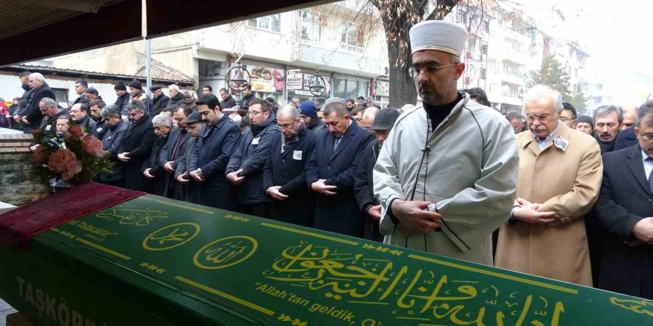 Evinde Ölü Bulunan Mhp Taşköprü Eski Kadın Kolları Başkanının Ölüm Nedeni Belli Oldu