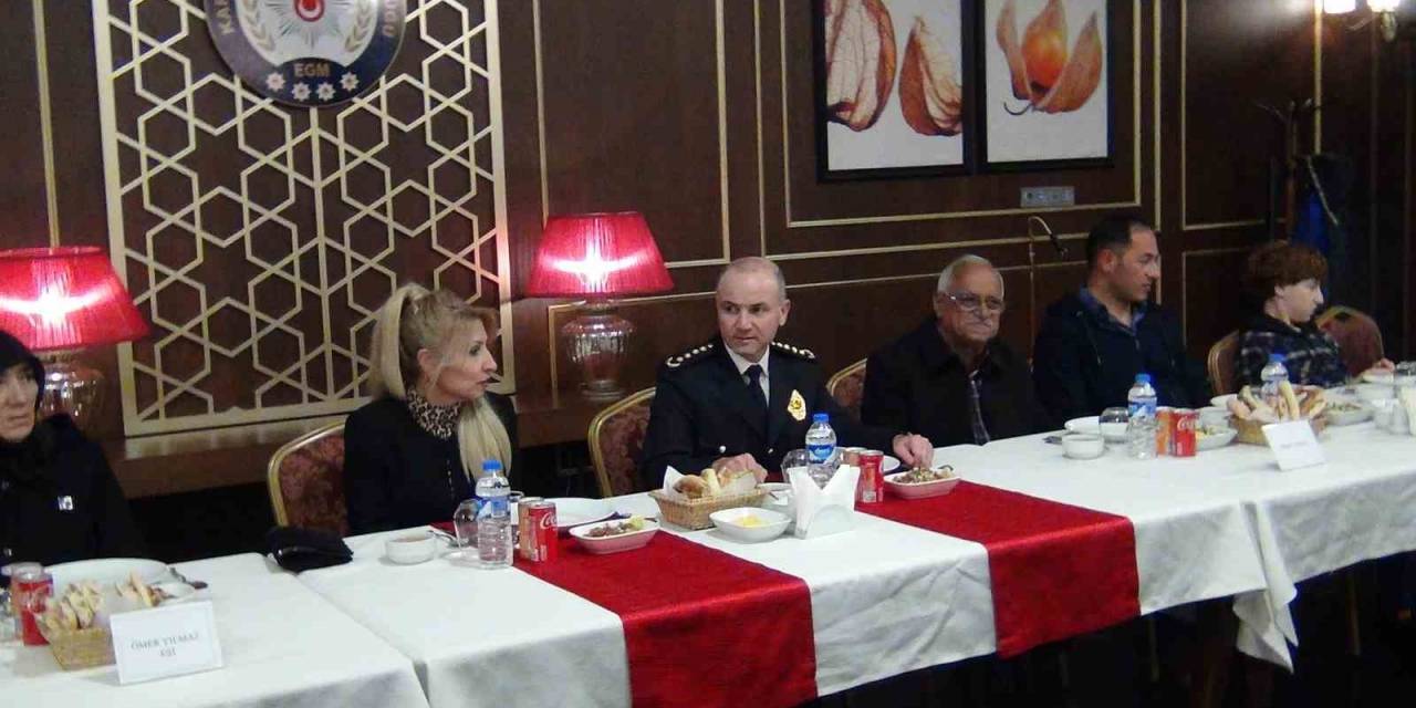Kars Emniyeti Şehit Yakınları, Gazi Ve Depremzede Ailelerle İftarda Buluştu
