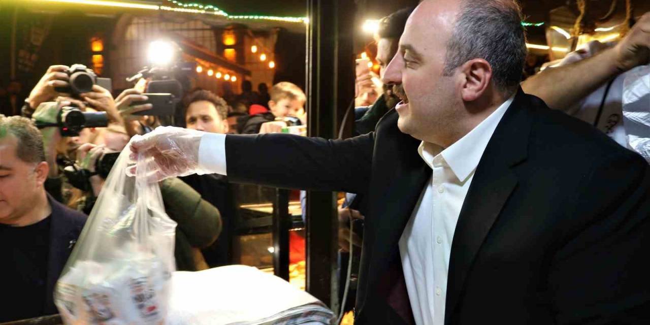 Sanayi Ve Teknoloji Bakanı Mustafa Varank Sahurda Gençlerle Buluştu