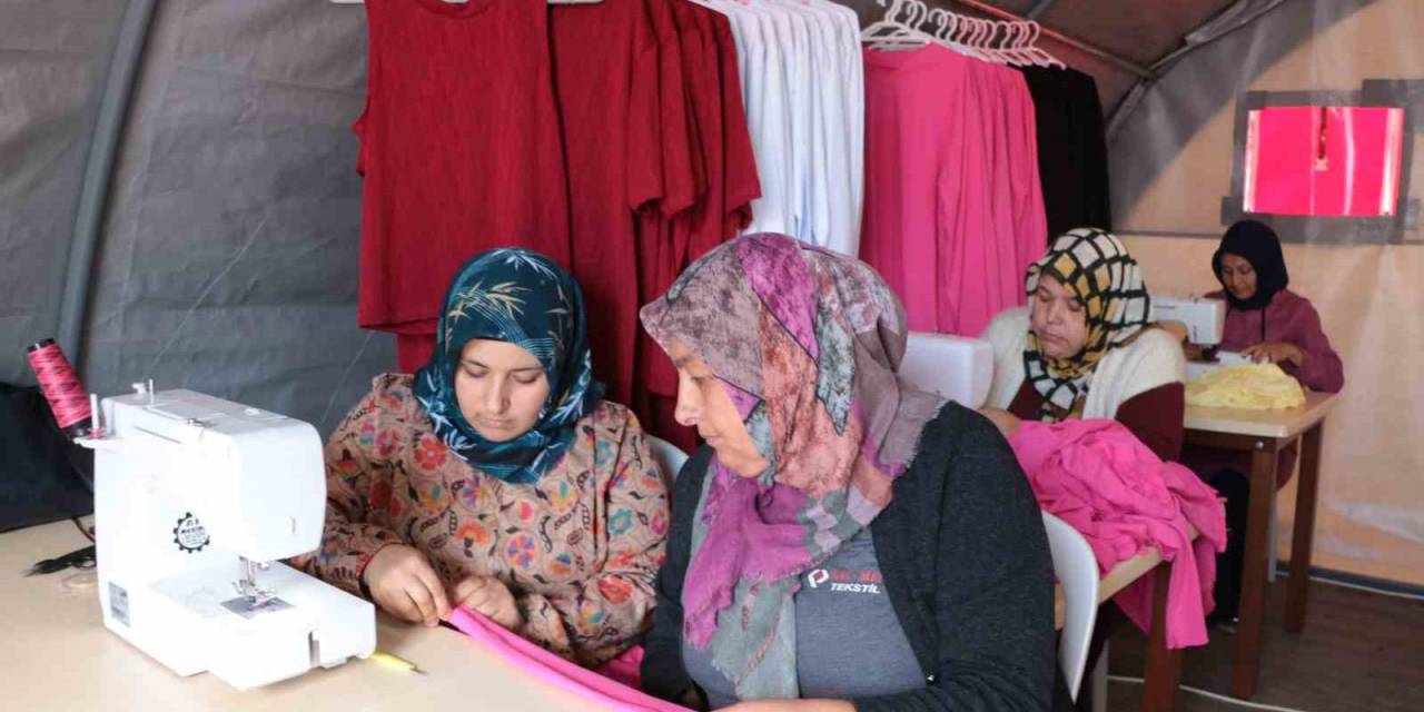 Çadırda Dikiş Atölyeleri Depremzedelere Yeni Gelir Kapısı Oldu