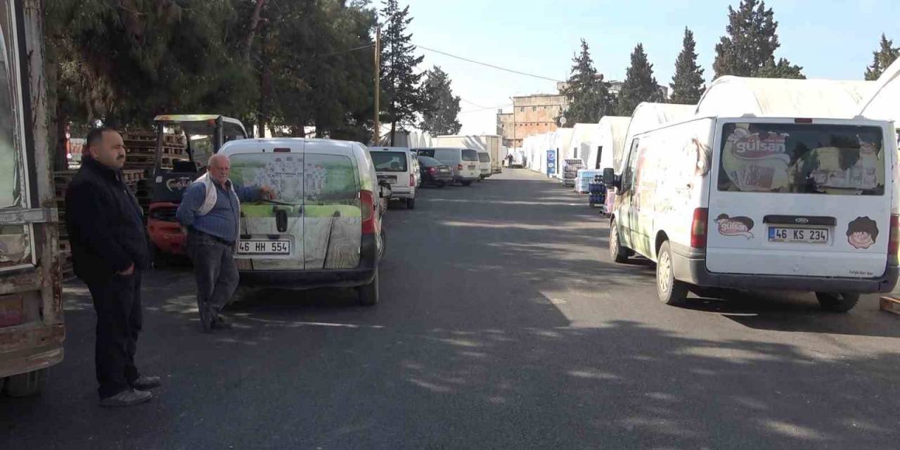 İş Yerleri Yıkılan Toptancılar Çadırlarda Ayakta Durmaya Çalışıyor: "ekmeğimizin Peşindeyiz"