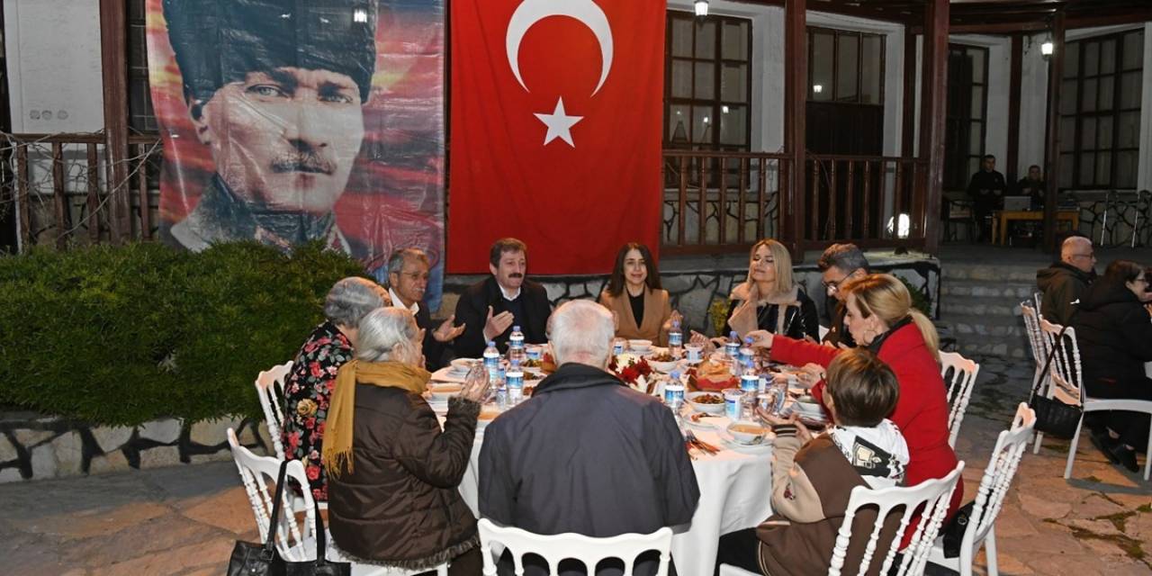 Vali Tavlı, Şehit Aileleri Ve Gazilerle İftarda Buluştu