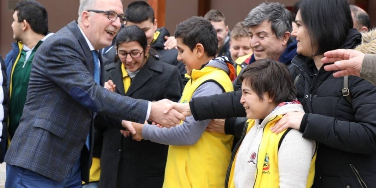 Barü, Otizmli Çocuklar Ve Aileleriyle Dayanışma İçinde Olacak