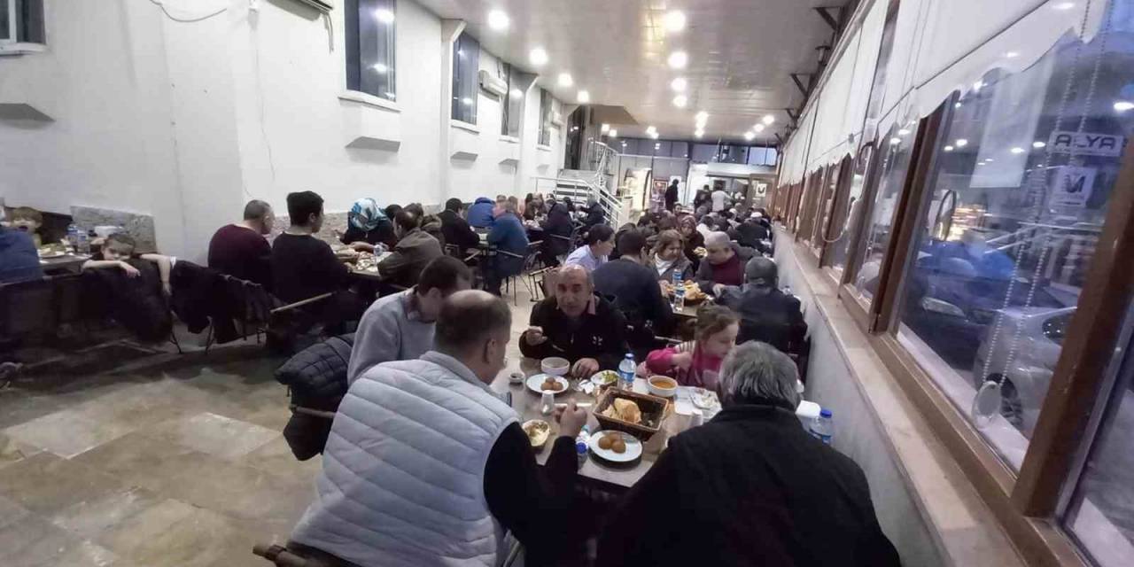 Kütahya Altı Nokta Körler Derneğinden Birlik İftarı