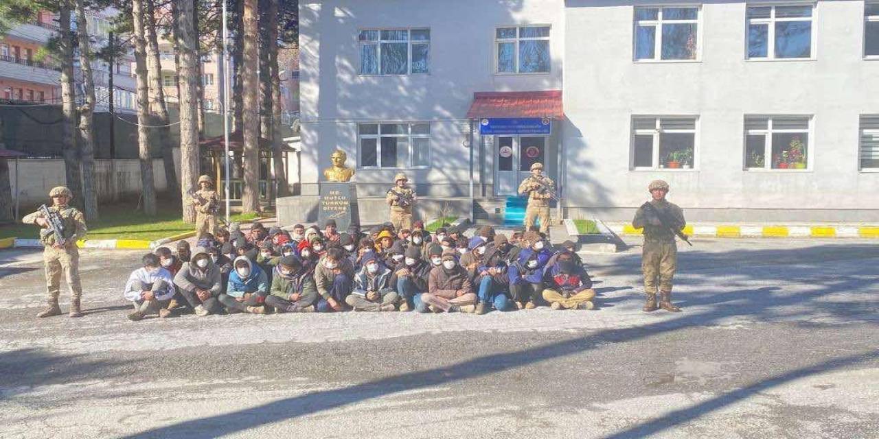 Bitlis’te 70 Düzensiz Göçmen Yakalandı