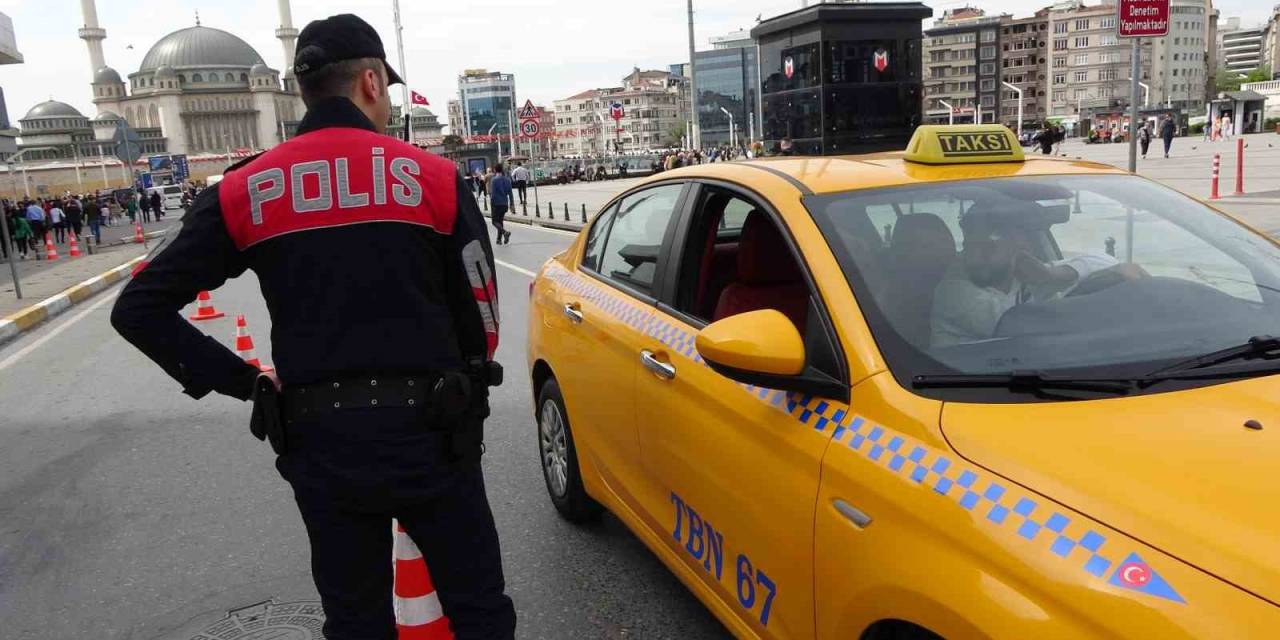 Taksim’de Helikopter Destekli Huzur Uygulaması