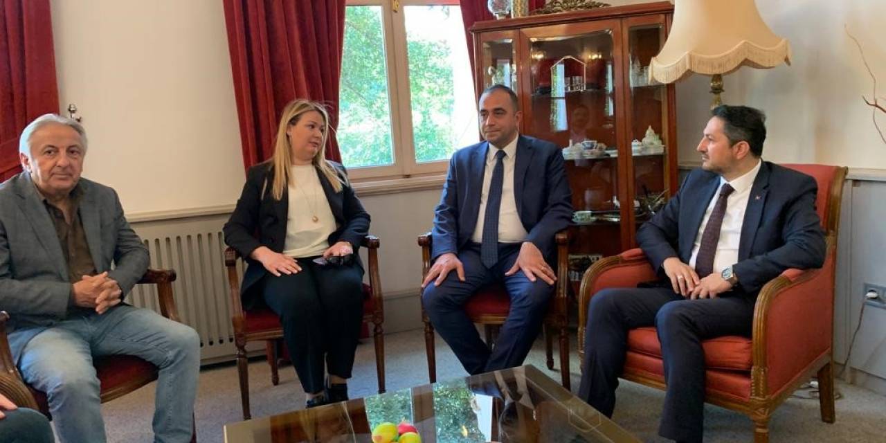 Ermeni Asıllı Ak Parti Milletvekili Adayı Sıvacıoğlu Kiliseleri Ziyaret Etti