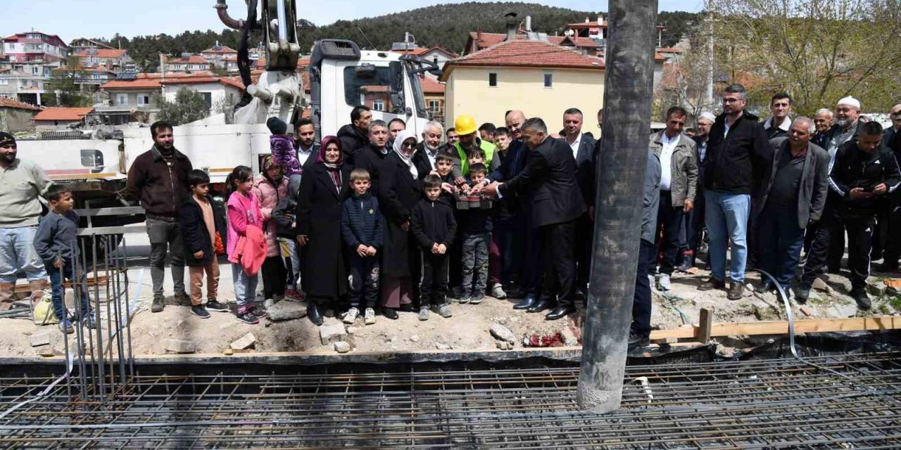 Isparta’da İmece Usulü Yapılacak Kur’an Kursunun Temeli Atıldı