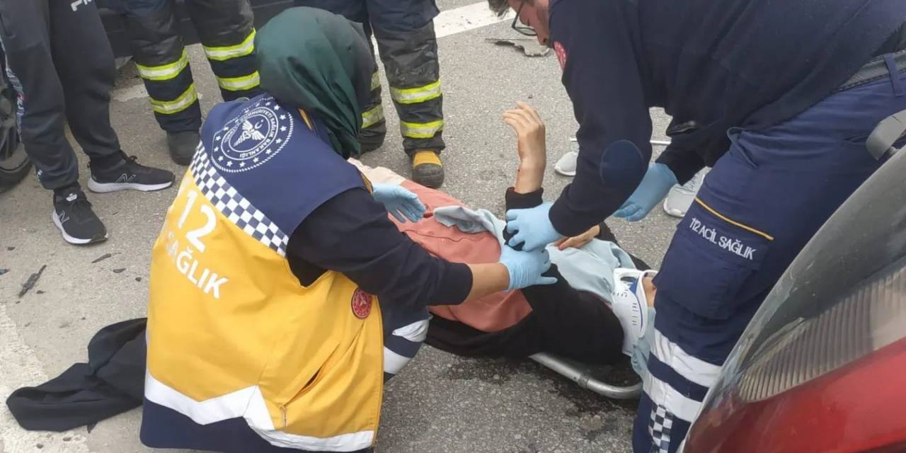 Yalova’da 3 Araçlı Zincirleme Kaza: 1 Yaralı
