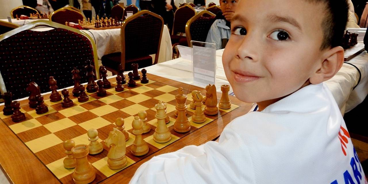 Türkiye Küçükler Ve Yıldızlar Takım Satranç Şampiyonası Çeşme’de Başladı