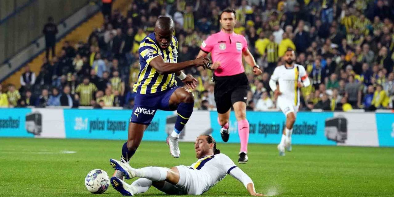 Spor Toto Süper Lig: Fenerbahçe: 0 - Mke Ankaragücü: 0 (ilk Yarı)