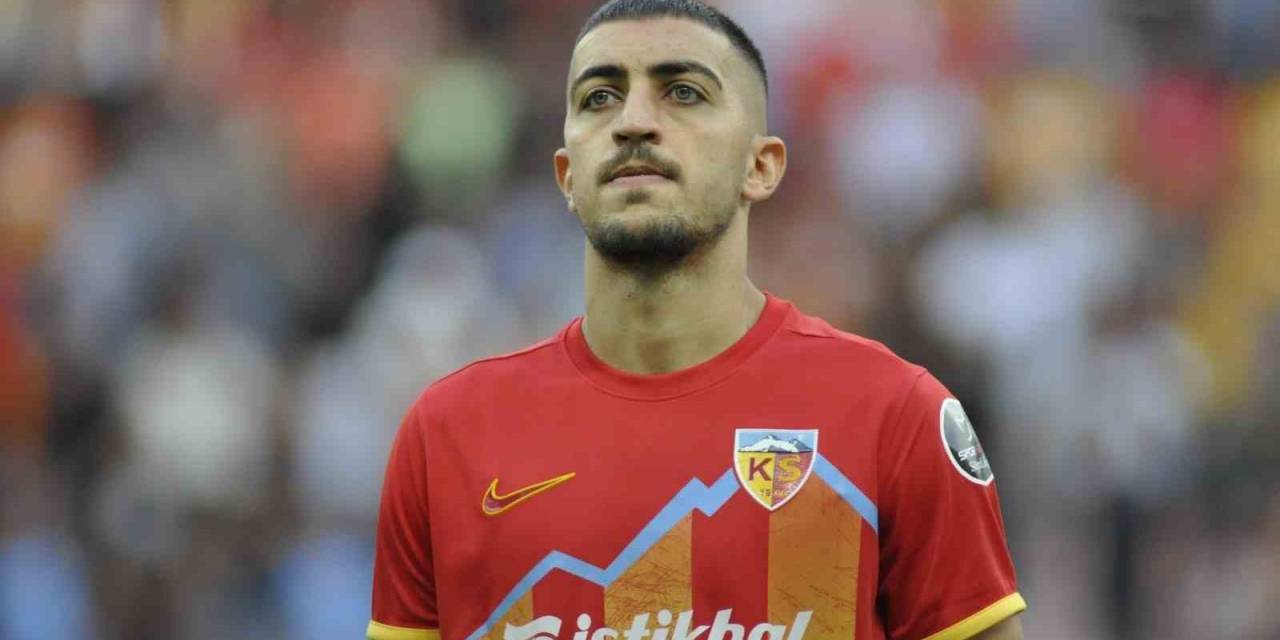 Majid Hosseini Forma Giyemeyecek