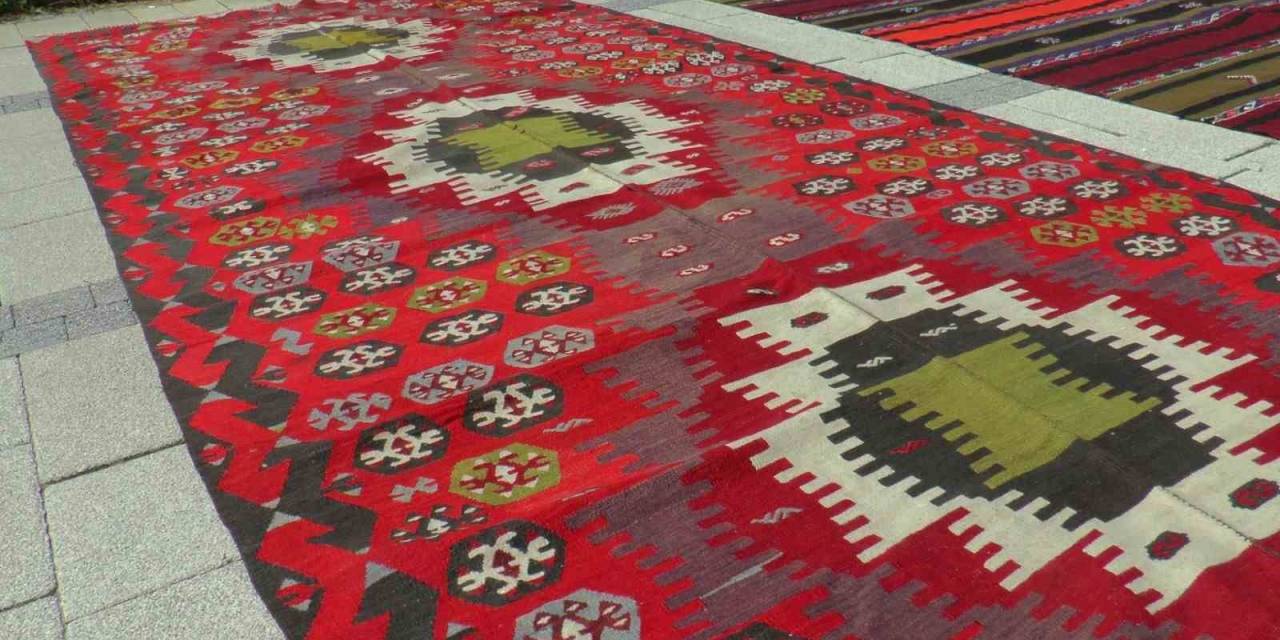 120 Yıllık Kilim Zamana Meydan Okuyor