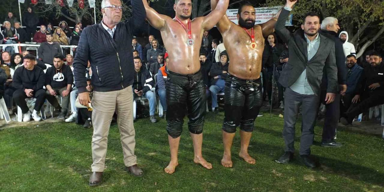 Balıkesir’de Gece Güreşlerini 5 Bin Kişi İzledi