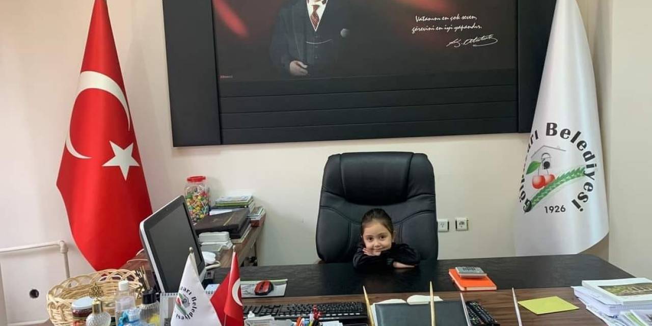 Başkanlık Koltuğunu  Çocuklara Devretti