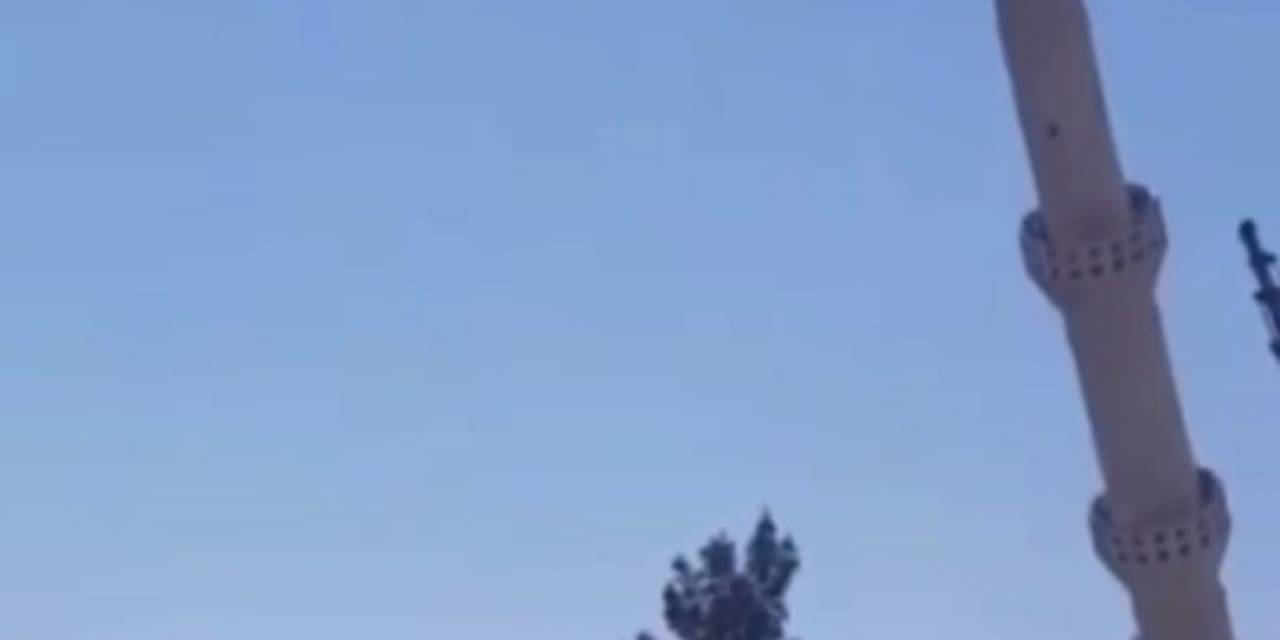 Batman’da Cami Minaresi Kontrollü Olarak Yıkıldı