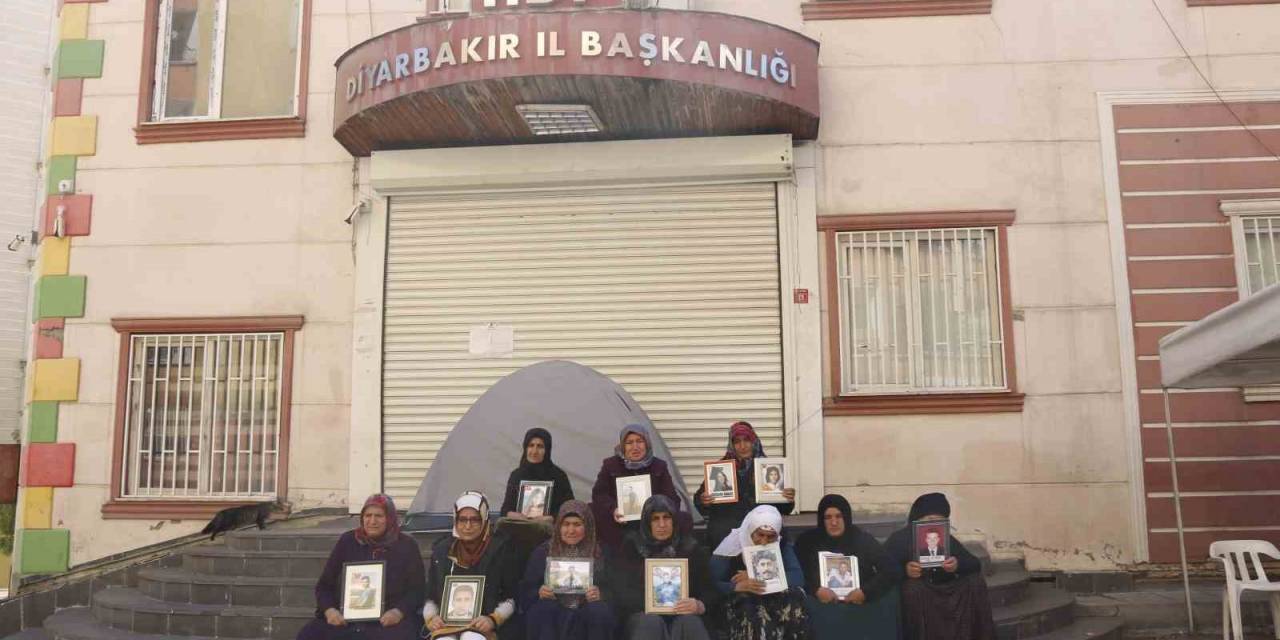 Diyarbakır Anneleri Gözyaşları İçinde Evlatlarının Yolunu Gözlüyor