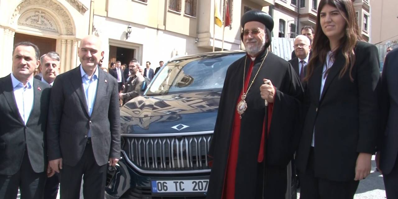 İçişleri Bakanı Süleyman Soylu Süryani Kadim Meryem Ana Kilisesi’ni Ziyaret Etti