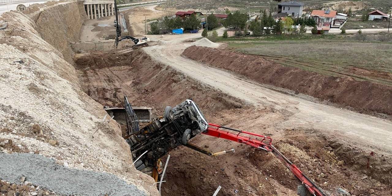 Freni Boşalan Kamyon Dehşet Saçtı: 1 Ölü, 1 Yaralı