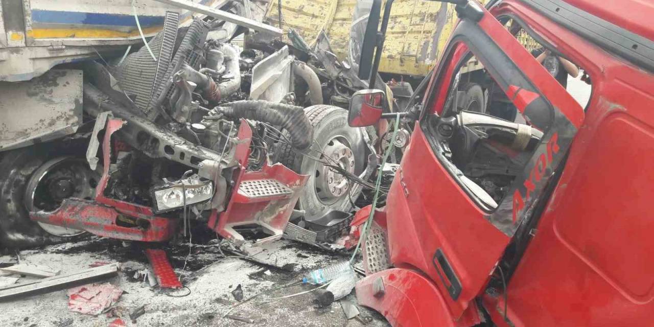 Tarsus’ta Trafik Kazası: 2 Yaralı