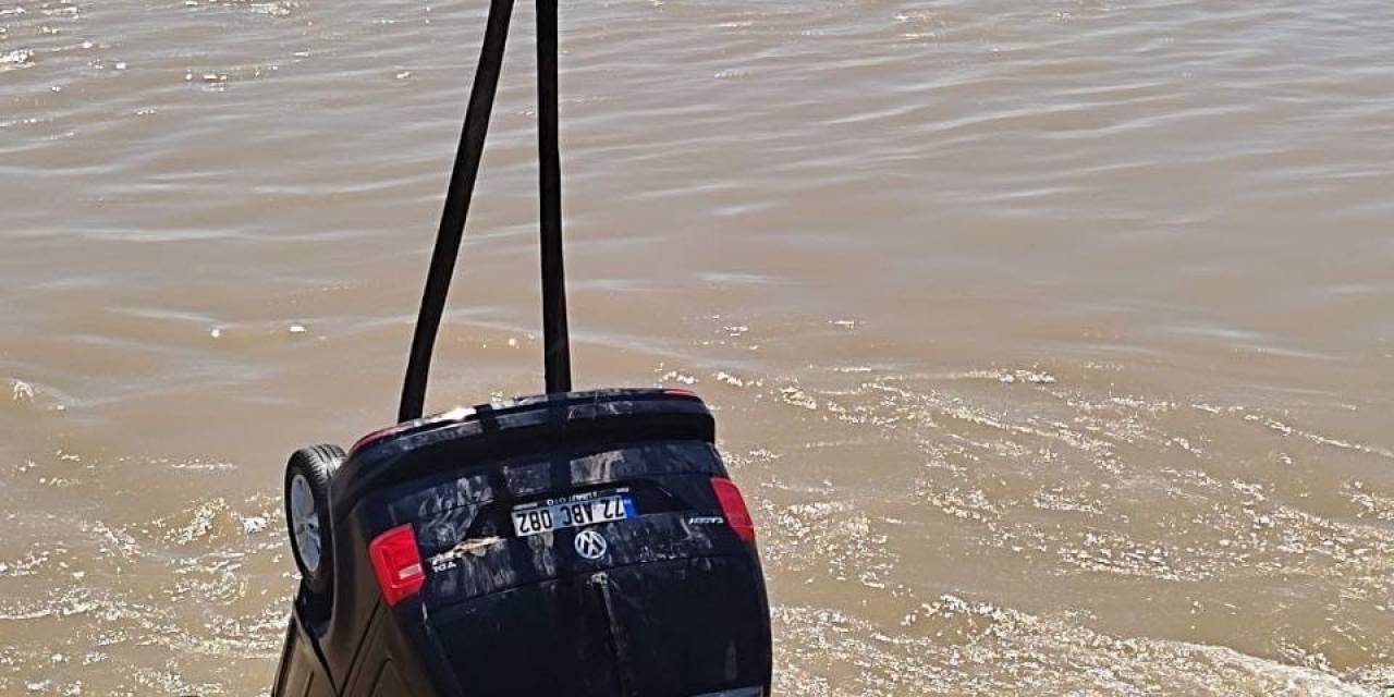 Bismil’de Otomobil Dicle Nehri’ne Uçtu