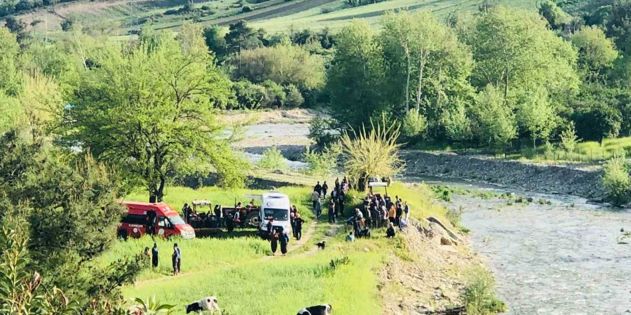 Traktör Devrildi, 82 Yaşındaki Sürücü Hayatını Kaybetti